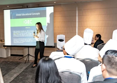 Presentación sobre beneficios de estudiar gastronomía en Forever Culinary
