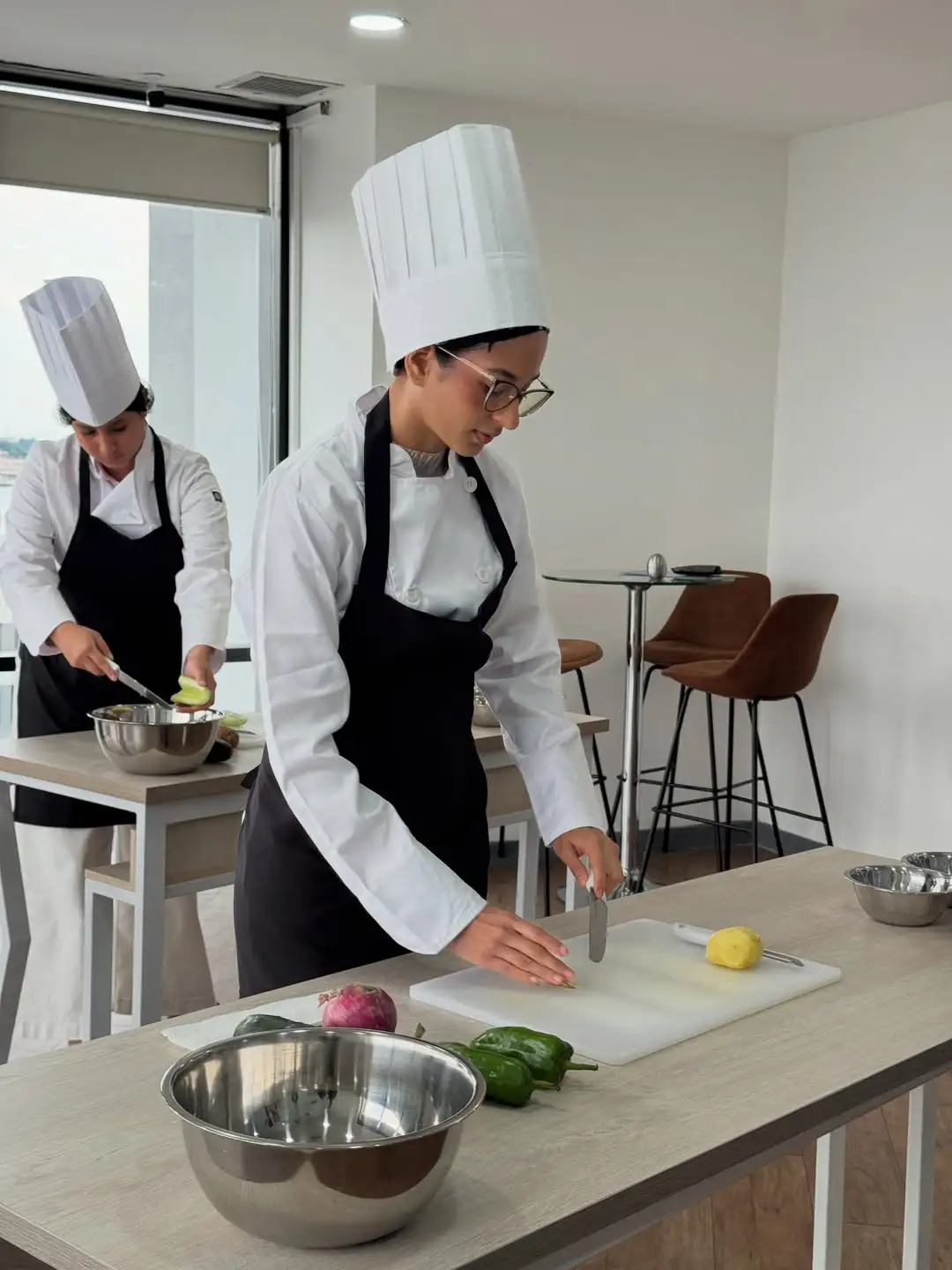 Estudiantes de Forever Culinary School en una experiencia de hotelería internacional