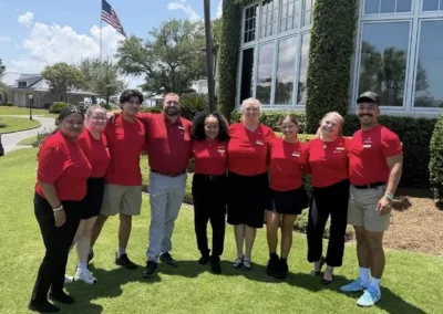 Participantes de Forever Culinary junto a equipo internacional durante experiencia académica y profesional