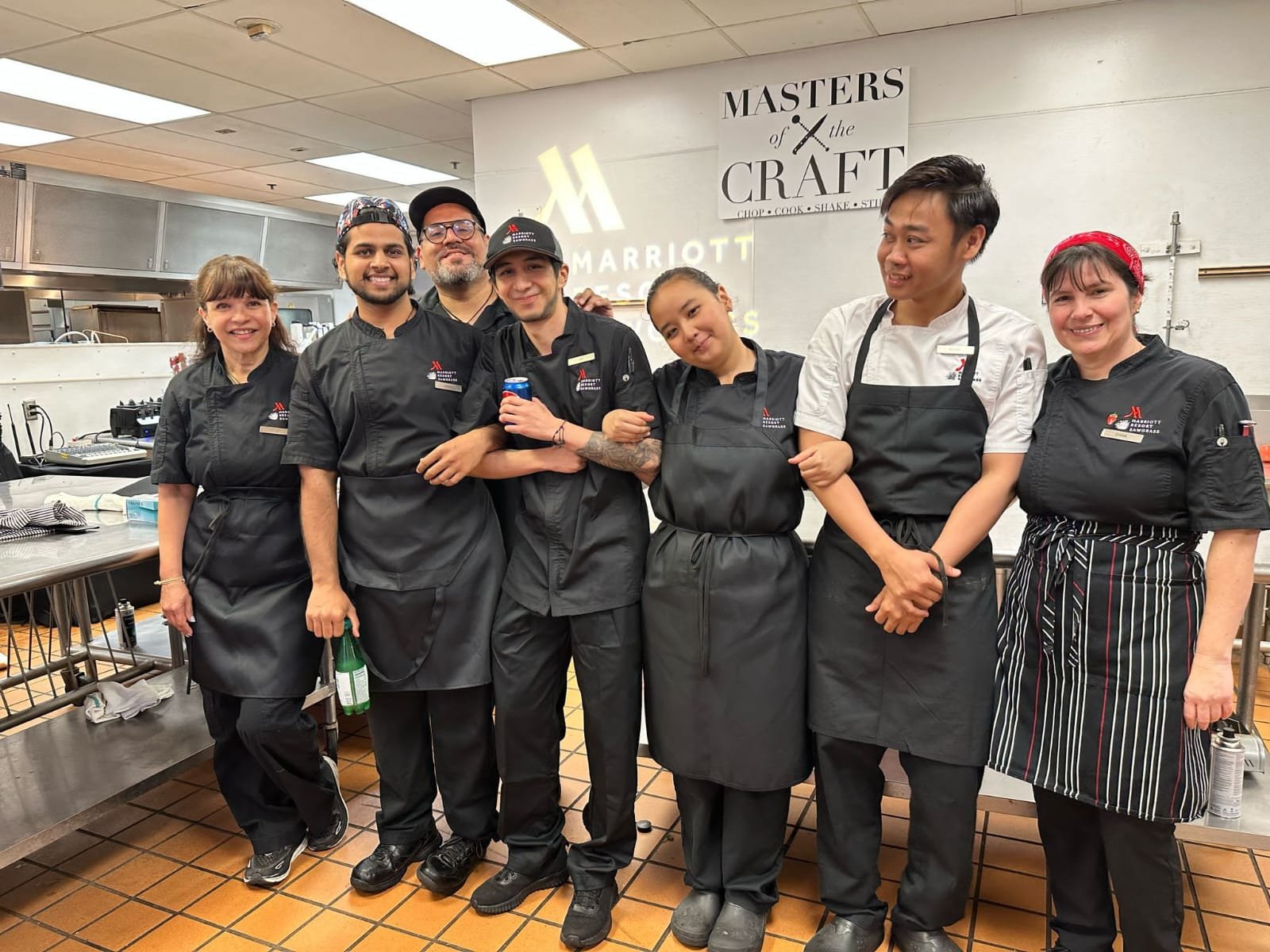 Estudiantes de Forever Culinary School en una experiencia de hotelería internacional